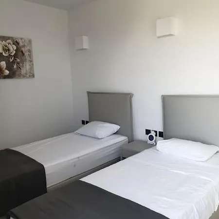 Eleni Nafplio, Pool & Sea View فيلة تولو