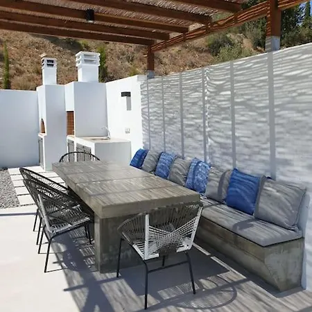 Eleni Nafplio, Pool & Sea View تولو